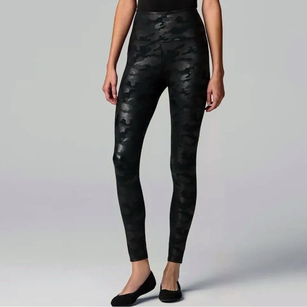 Vera Wang Faux Leather Camouflage Leggings